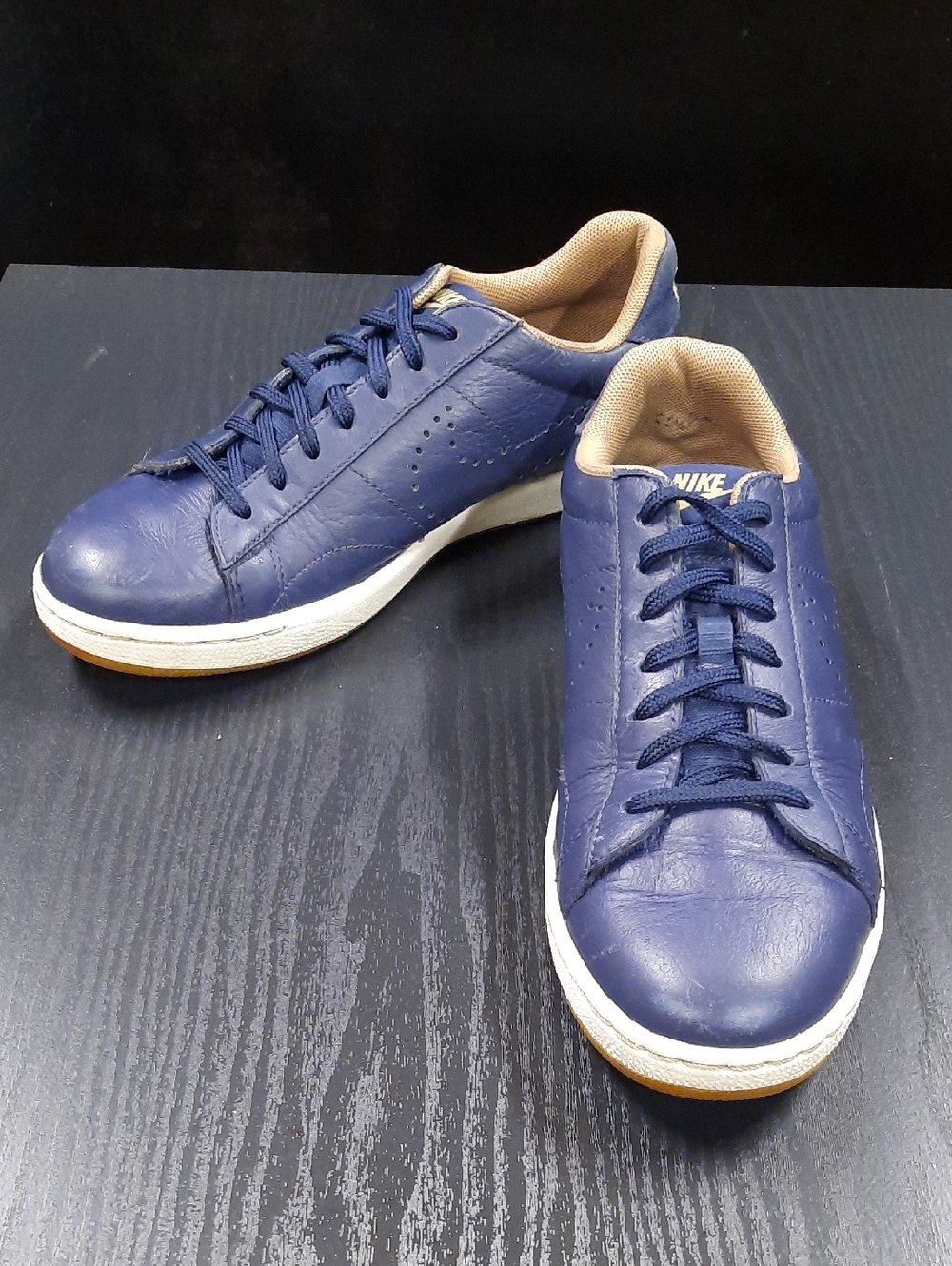 Nike Tennis Classic Ultra Blue Gum Leather Sneakers Size 8 Style 725111-400